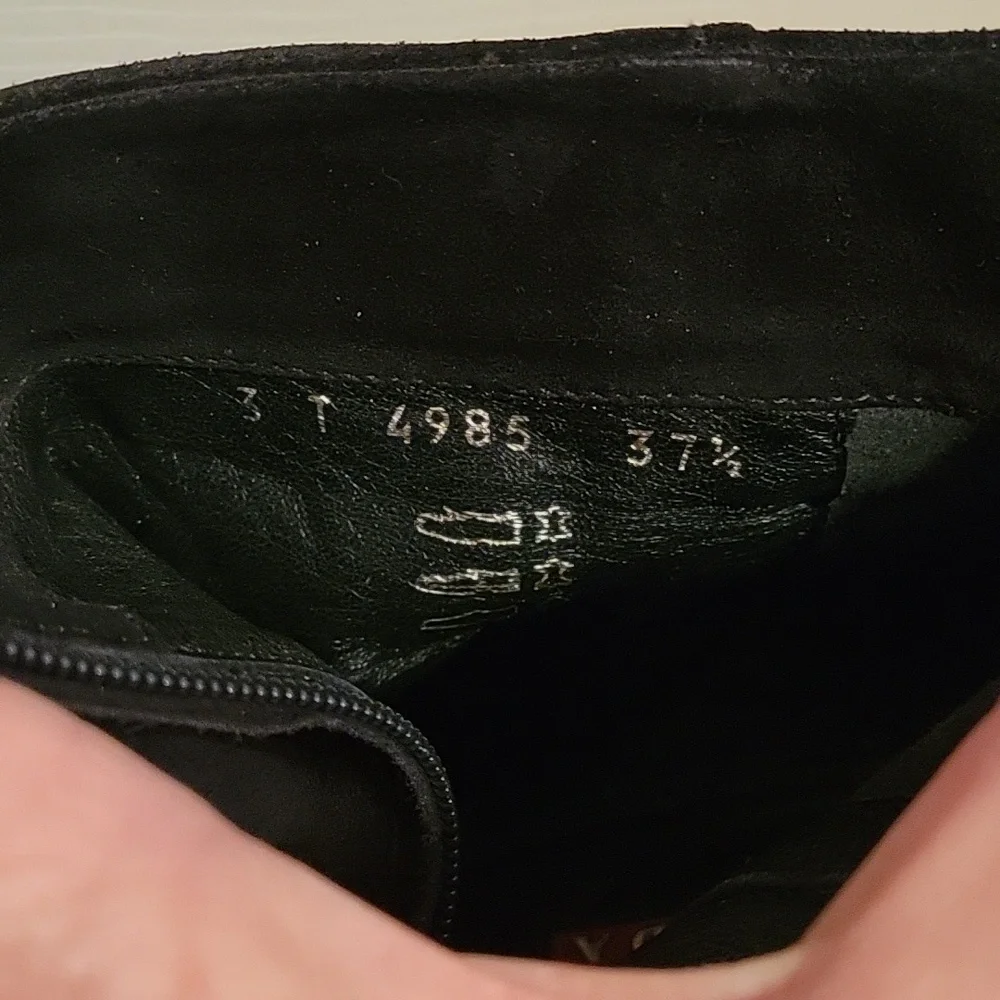 PRADA - Picture 8 of 9